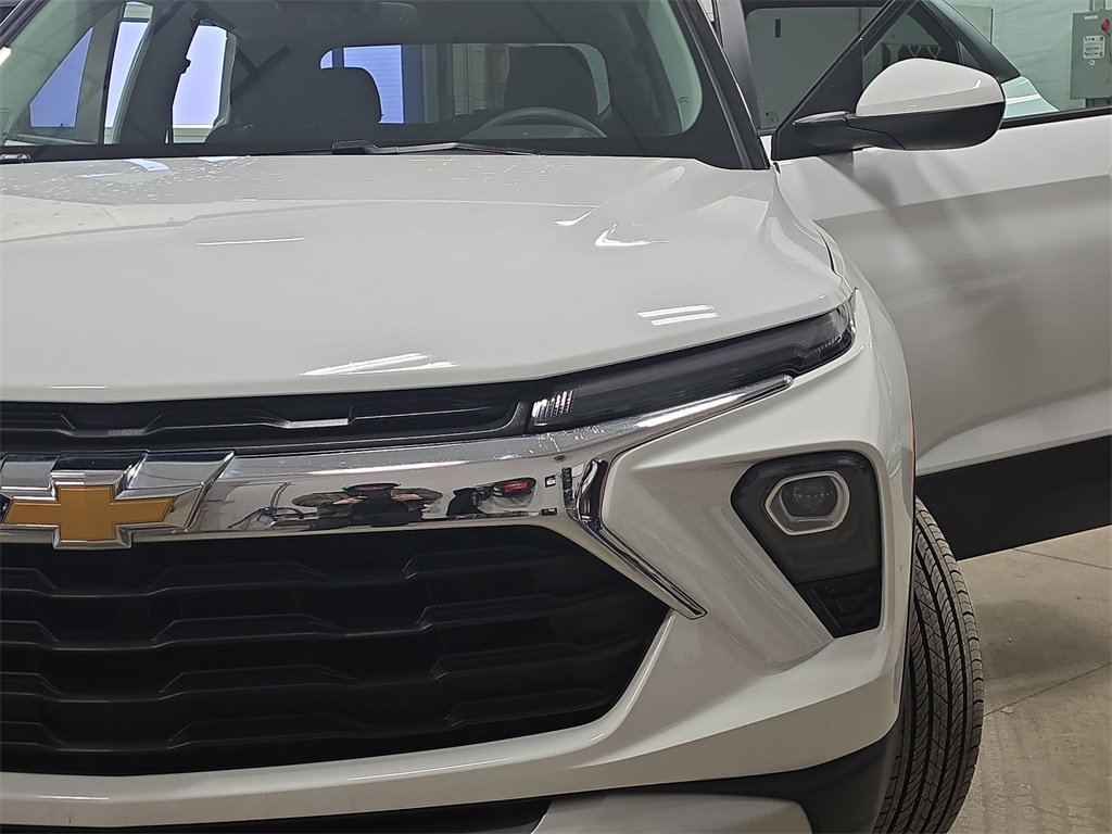 Certified 2025 Chevrolet TrailBlazer LT w/ Driver Confidence Package image 29