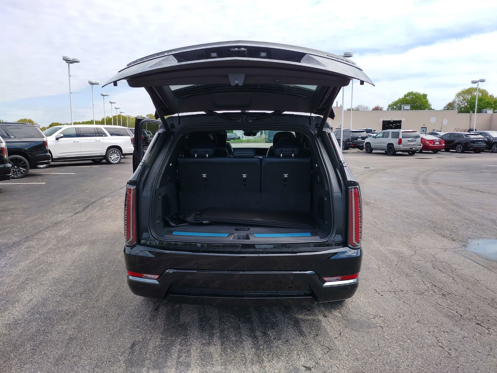 New 2025 Cadillac Escalade IQ Sport 2 image 25