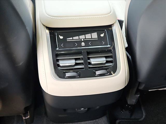 Used 2026 Volvo XC90 B6 Ultra w/ Protection Package AWD/4WD image 18