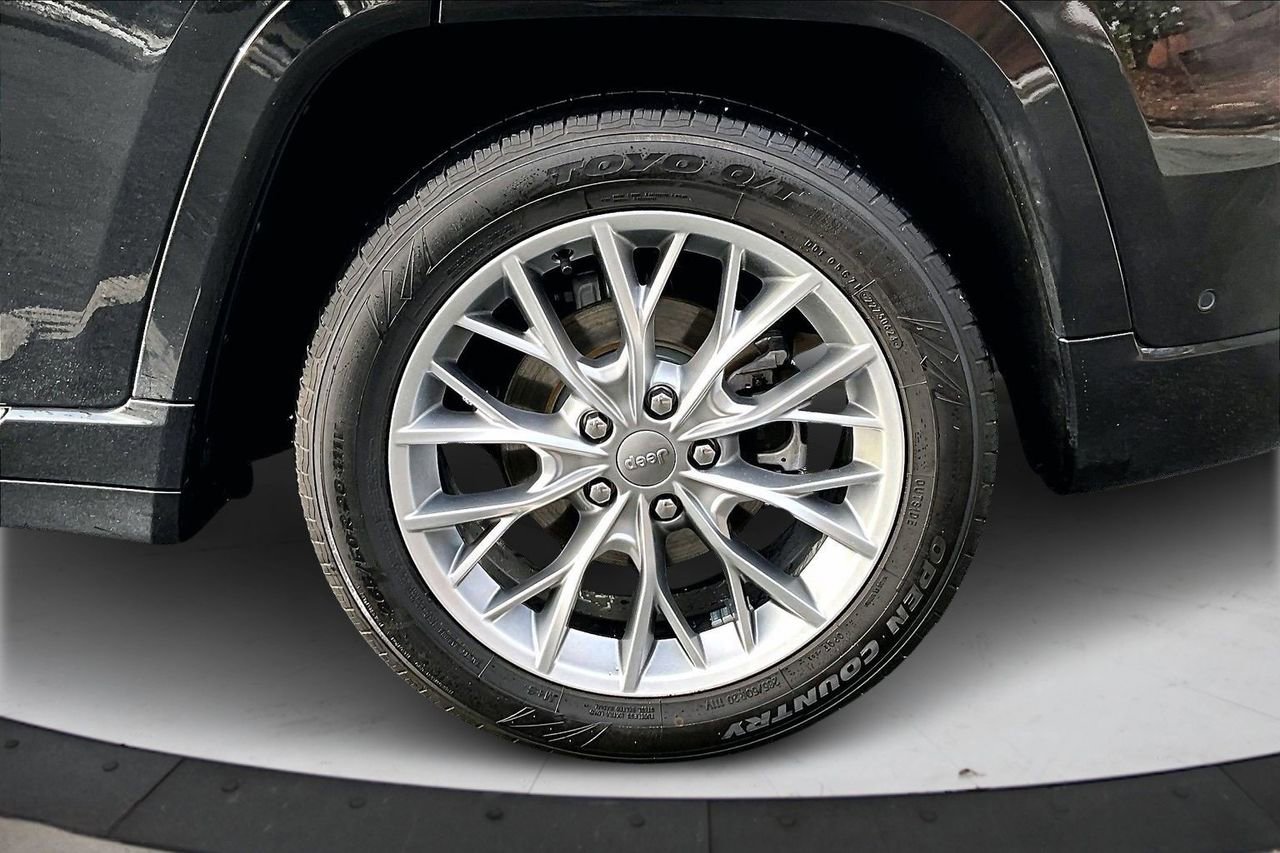 Certified 2022 Jeep Grand Cherokee Summit w/ Adv Protech Group IV image 36