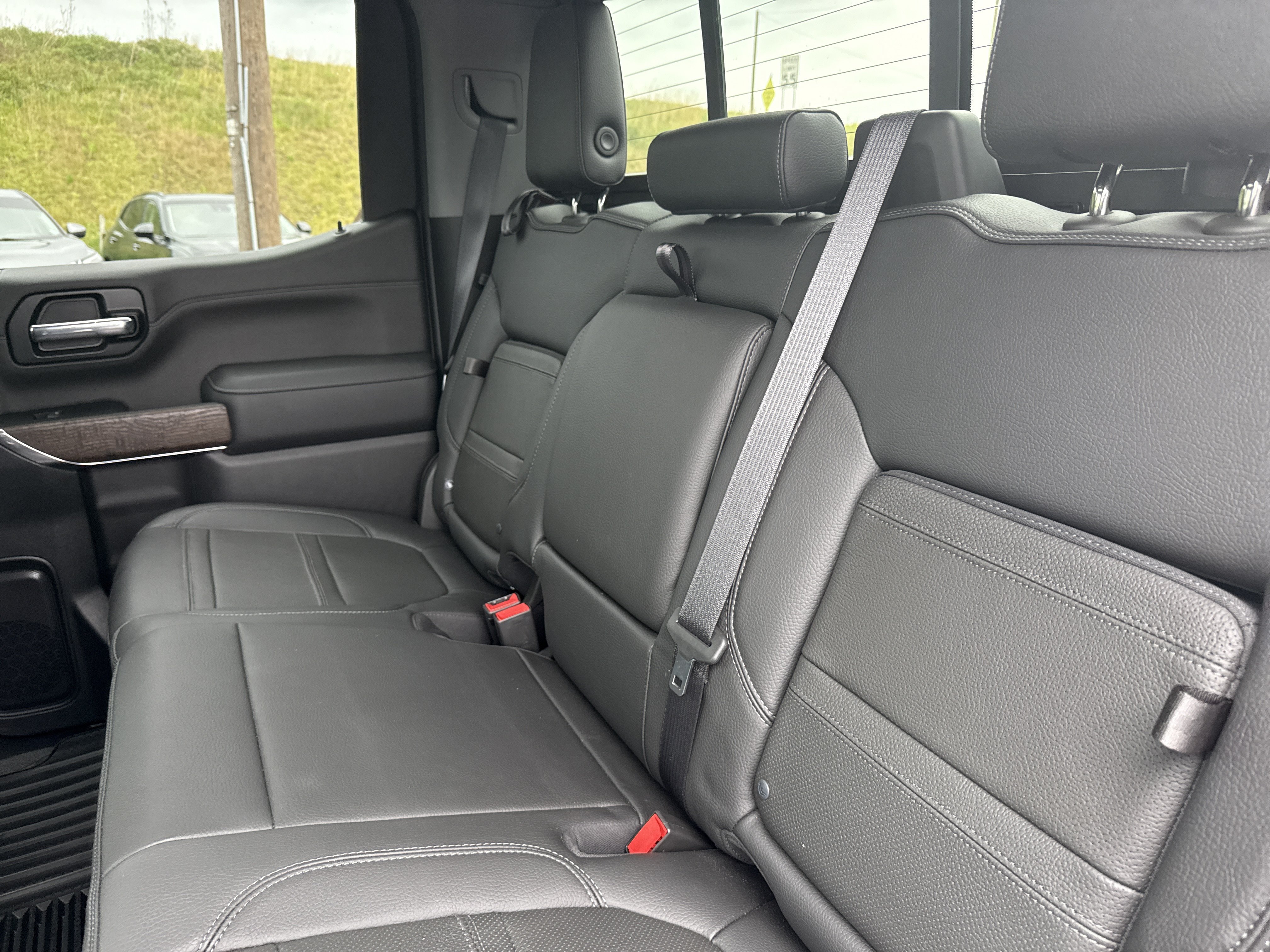 Used 2022 GMC Sierra 1500 Denali w/ Denali Reserve Package AWD/4WD image 11