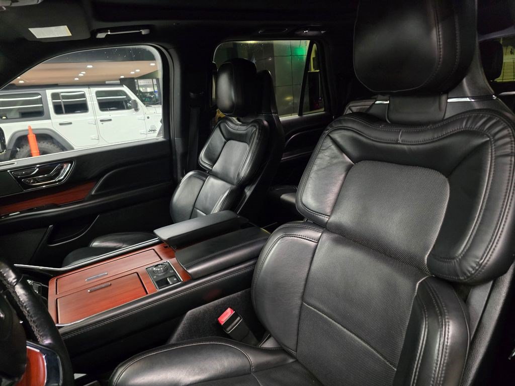 Used 2021 Lincoln Navigator Reserve AWD/4WD image 20