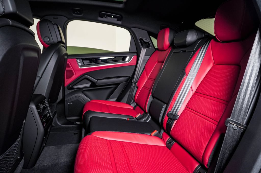 New 2026 Porsche Cayenne Coupe AWD/4WD image 17