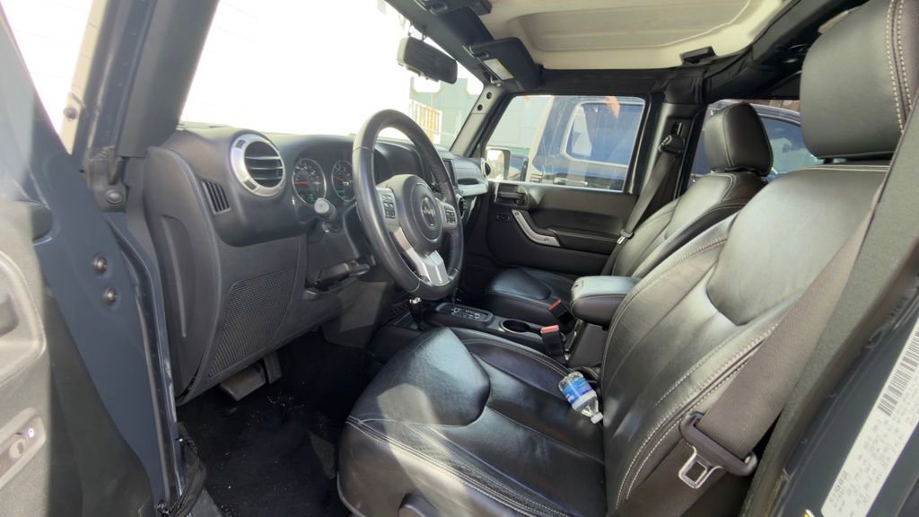 Used 2017 Jeep Wrangler Unlimited Sahara w/ Quick Order Package 24E Chief AWD/4WD image 6