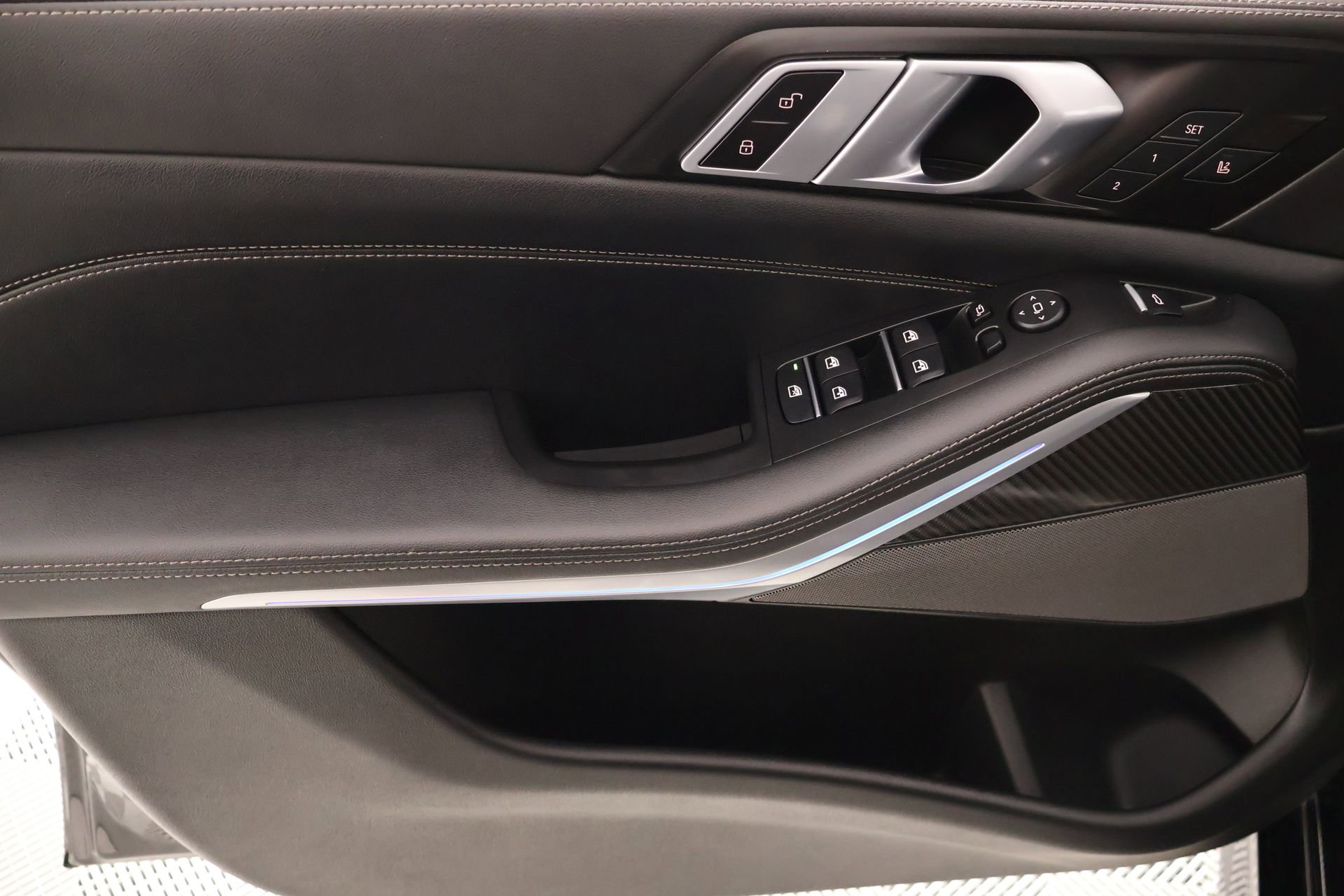 Used 2025 BMW X5 M60i AWD/4WD image 17