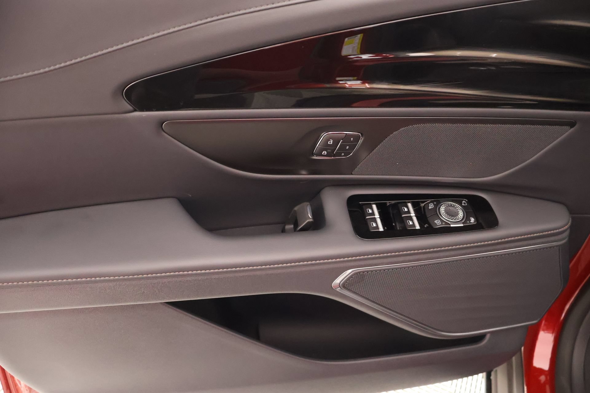 New 2026 Lincoln Nautilus Premier w/ Jet Appearance Package AWD/4WD image 16