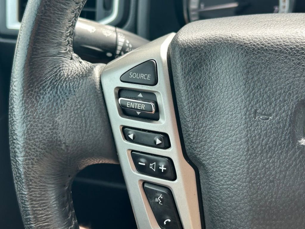 Used 2019 Nissan Titan SV w/ SV Convenience Package AWD/4WD image 37