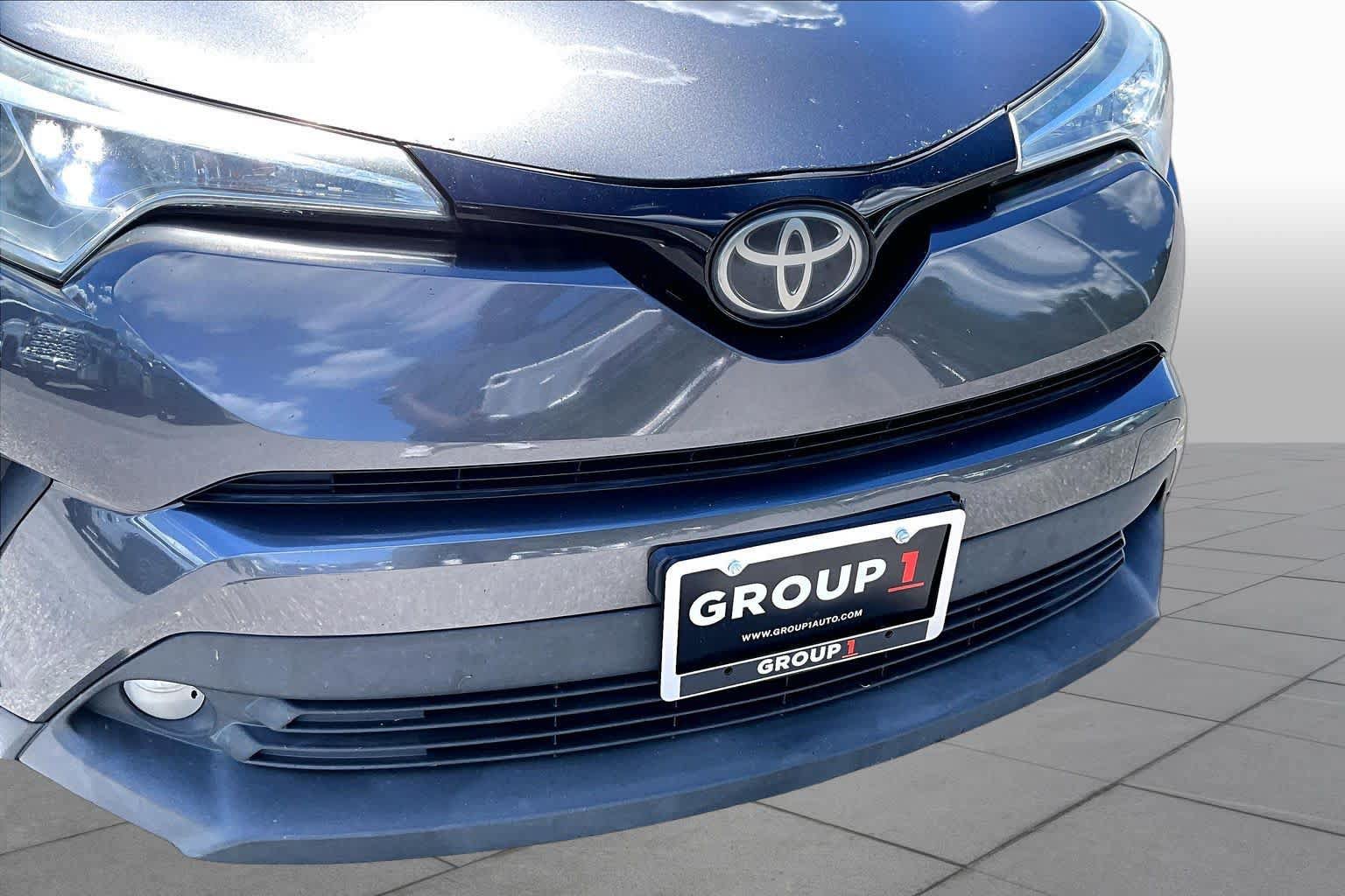 Used 2018 Toyota C-HR XLE FWD image 29