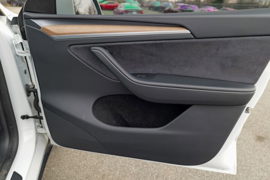 Used 2024 Tesla Model Y Long Range image 32