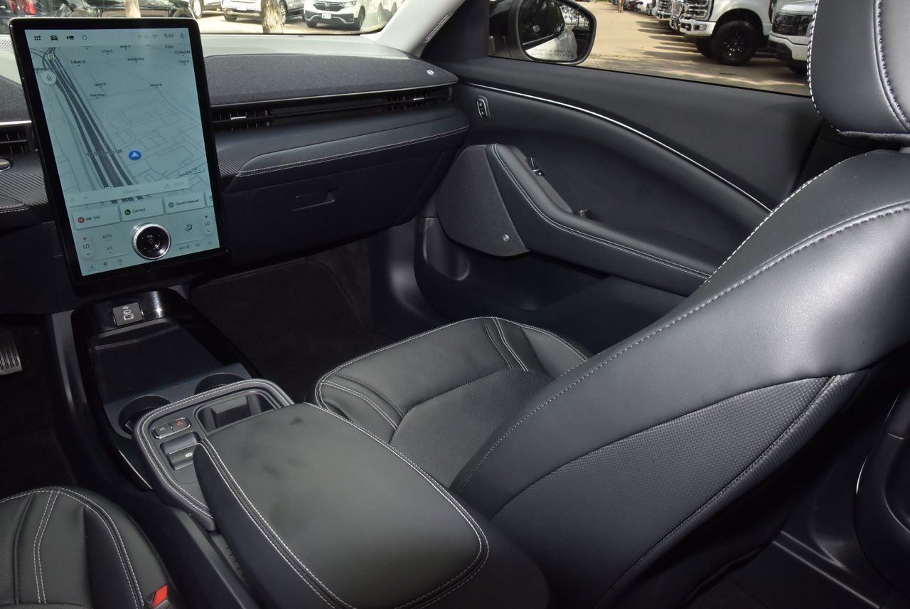 Certified 2025 Ford Mustang Mach-E Premium image 17