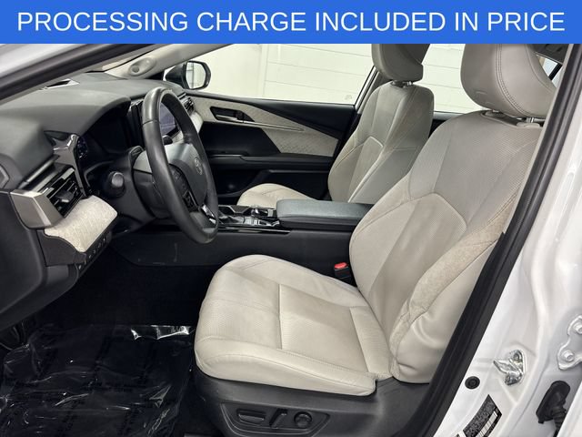 Used 2025 Toyota Camry XLE w/ Premium Plus Package FWD image 3