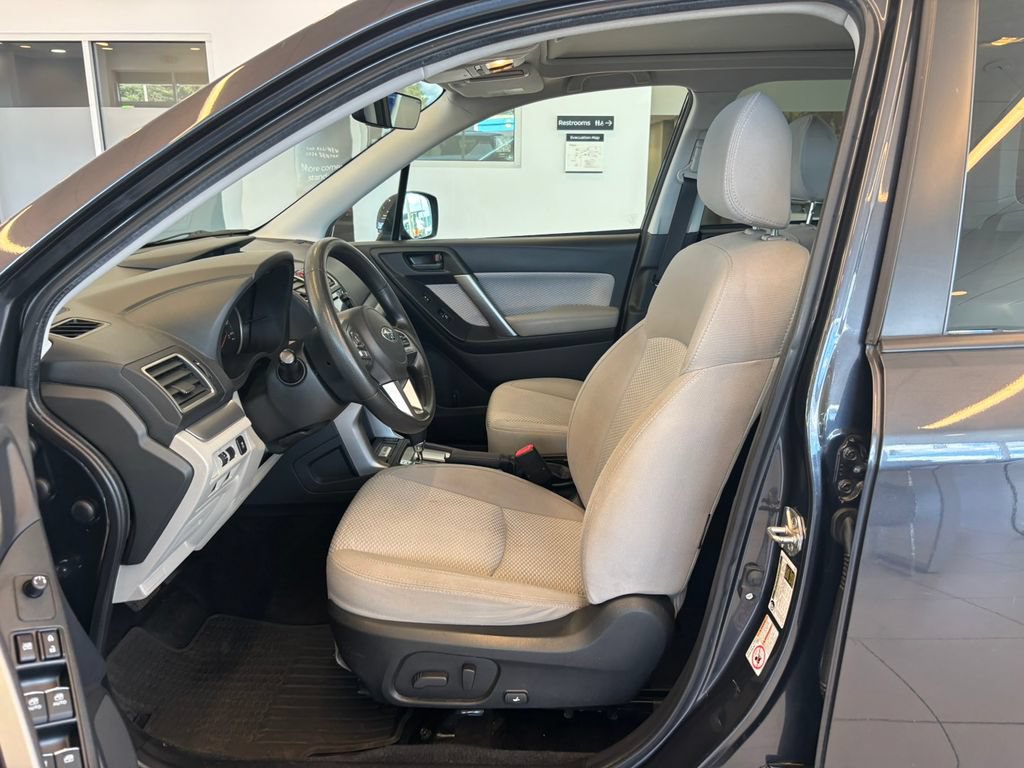 Used 2017 Subaru Forester 2.5i Premium w/ Popular Package #2A AWD/4WD image 15