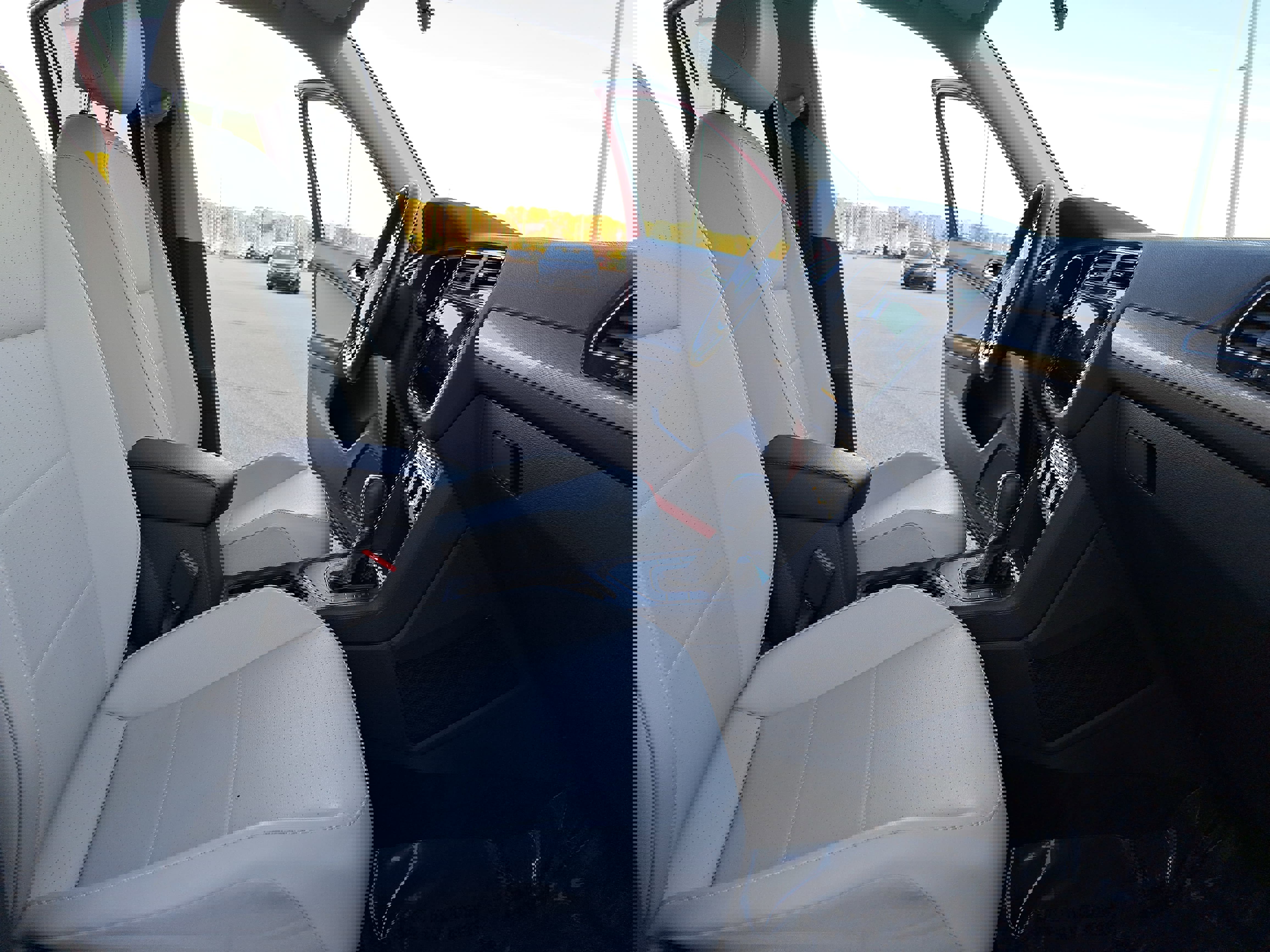 Certified 2019 Volkswagen Tiguan SE w/ Panoramic Sunroof Package image 10