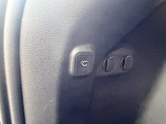 Used 2020 Jeep Cherokee Latitude Plus AWD/4WD image 18