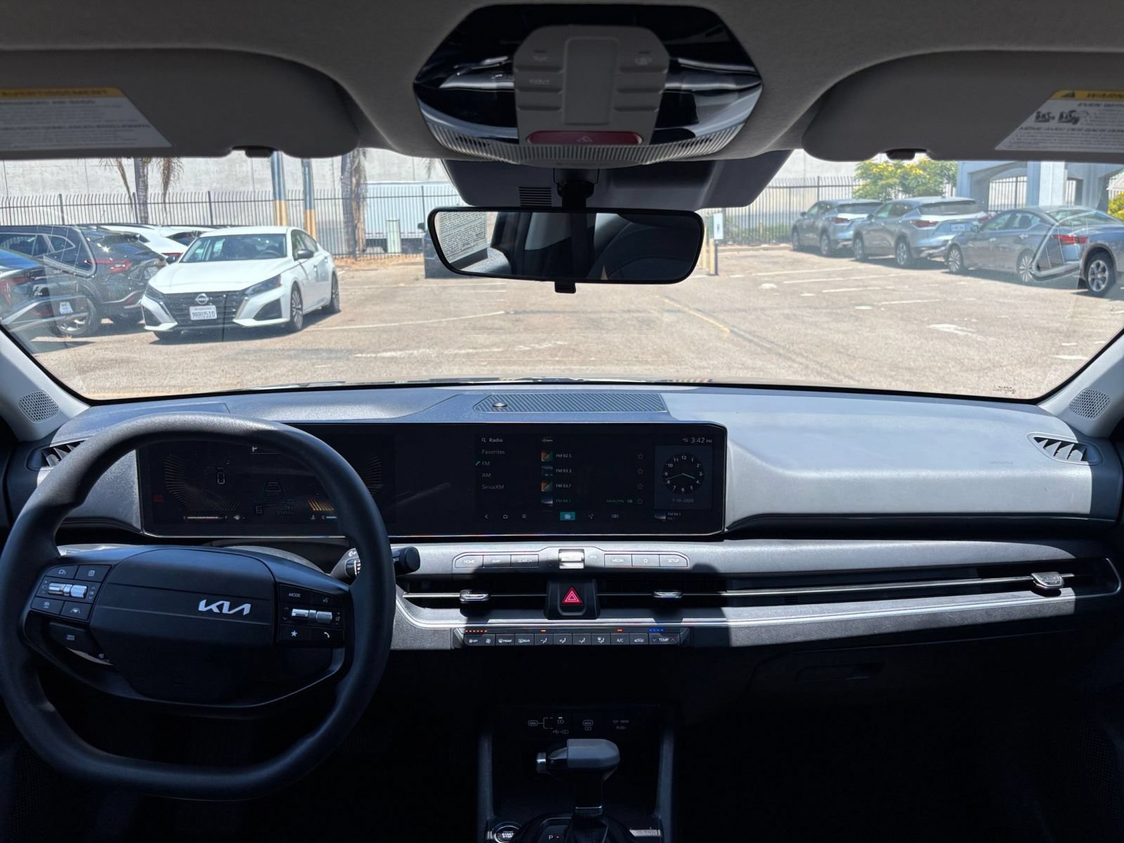 Used 2025 Kia K4 FWD image 32