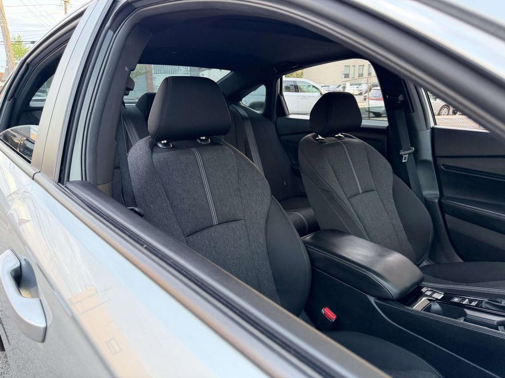 Used 2024 Honda Accord Sport image 11