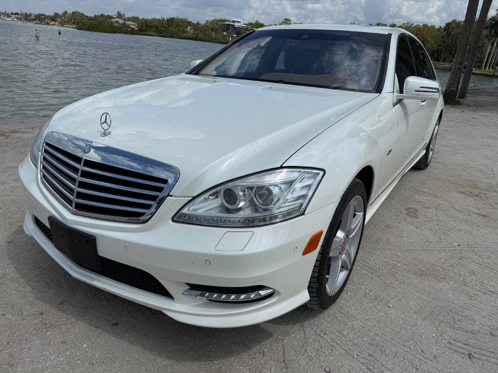 Used 2011 Mercedes-Benz S 400 w/ Sport Pkg image 3