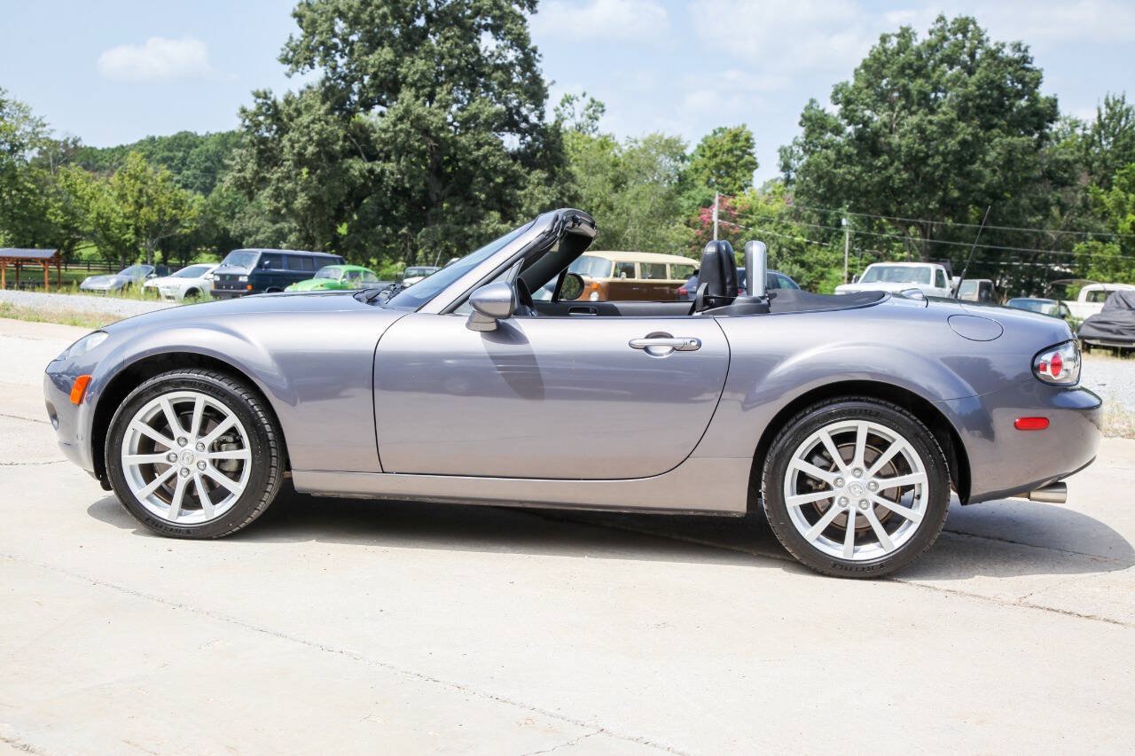 Used 2006 MAZDA MX-5 Miata Grand Touring w/ Premium Pkg RWD image 11
