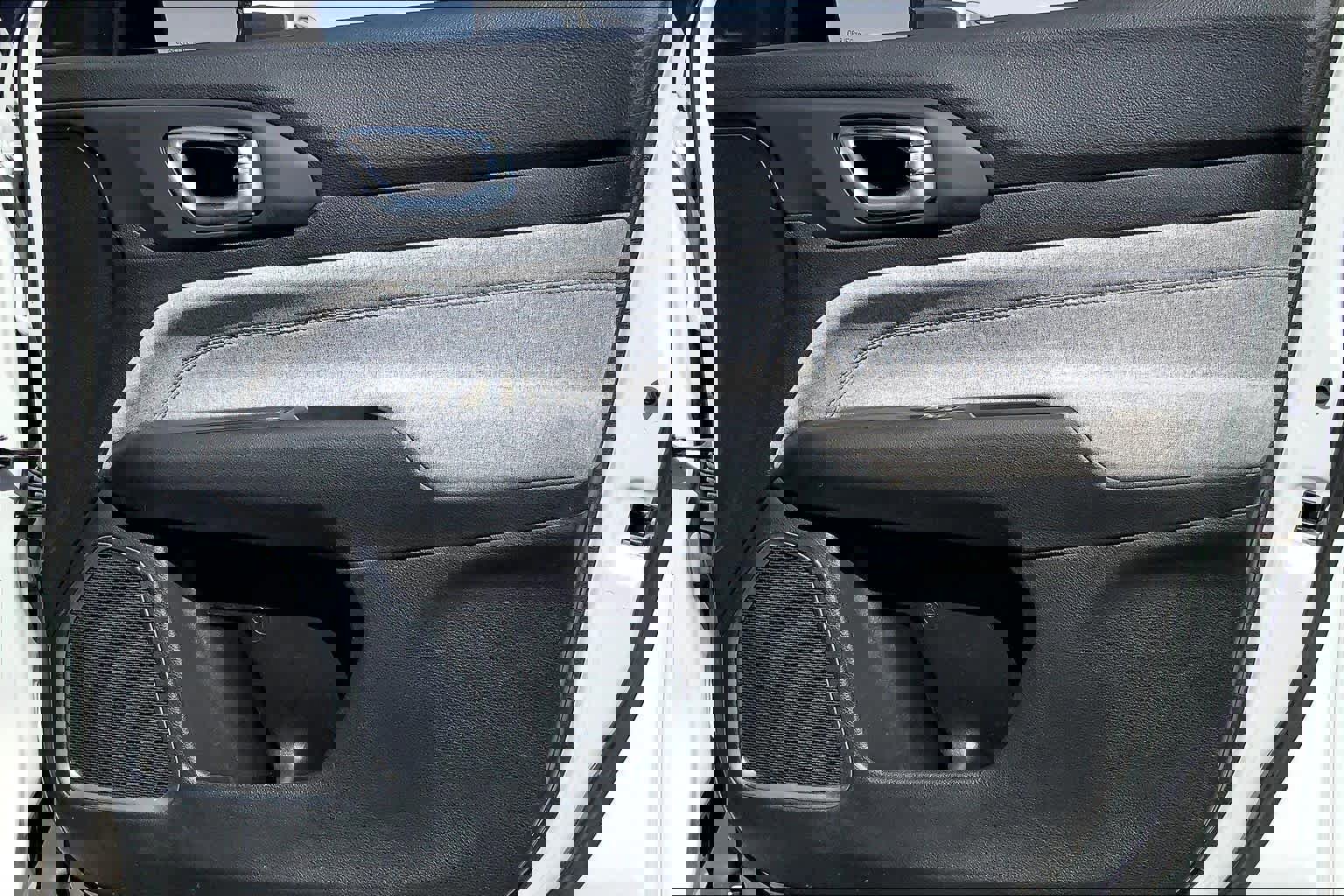 Used 2023 Jeep Compass Sport image 23