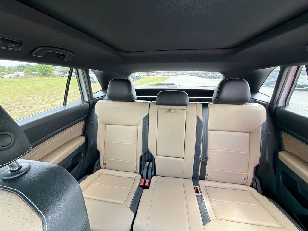 Used 2021 Volkswagen Atlas Cross Sport SE w/ Panoramic Sunroof Package FWD image 14