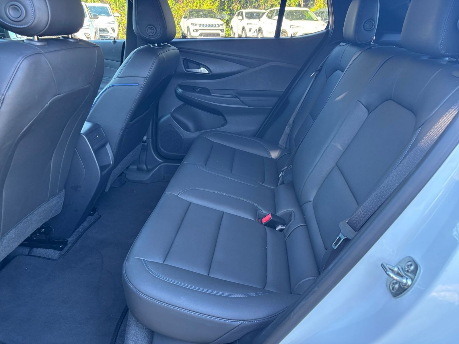 Used 2025 Buick Envista Sport Touring image 25