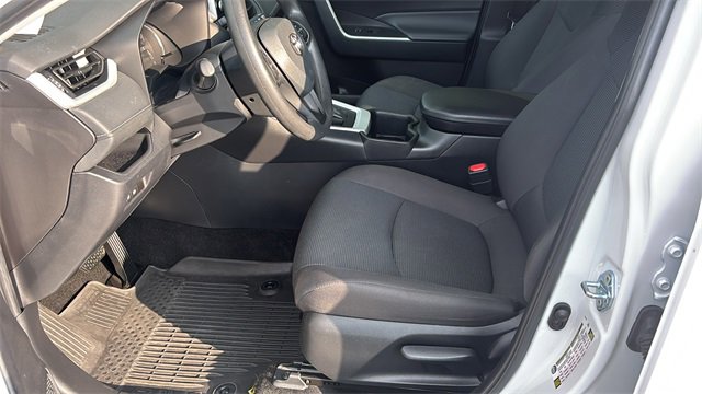 Used 2024 Toyota RAV4 LE image 23