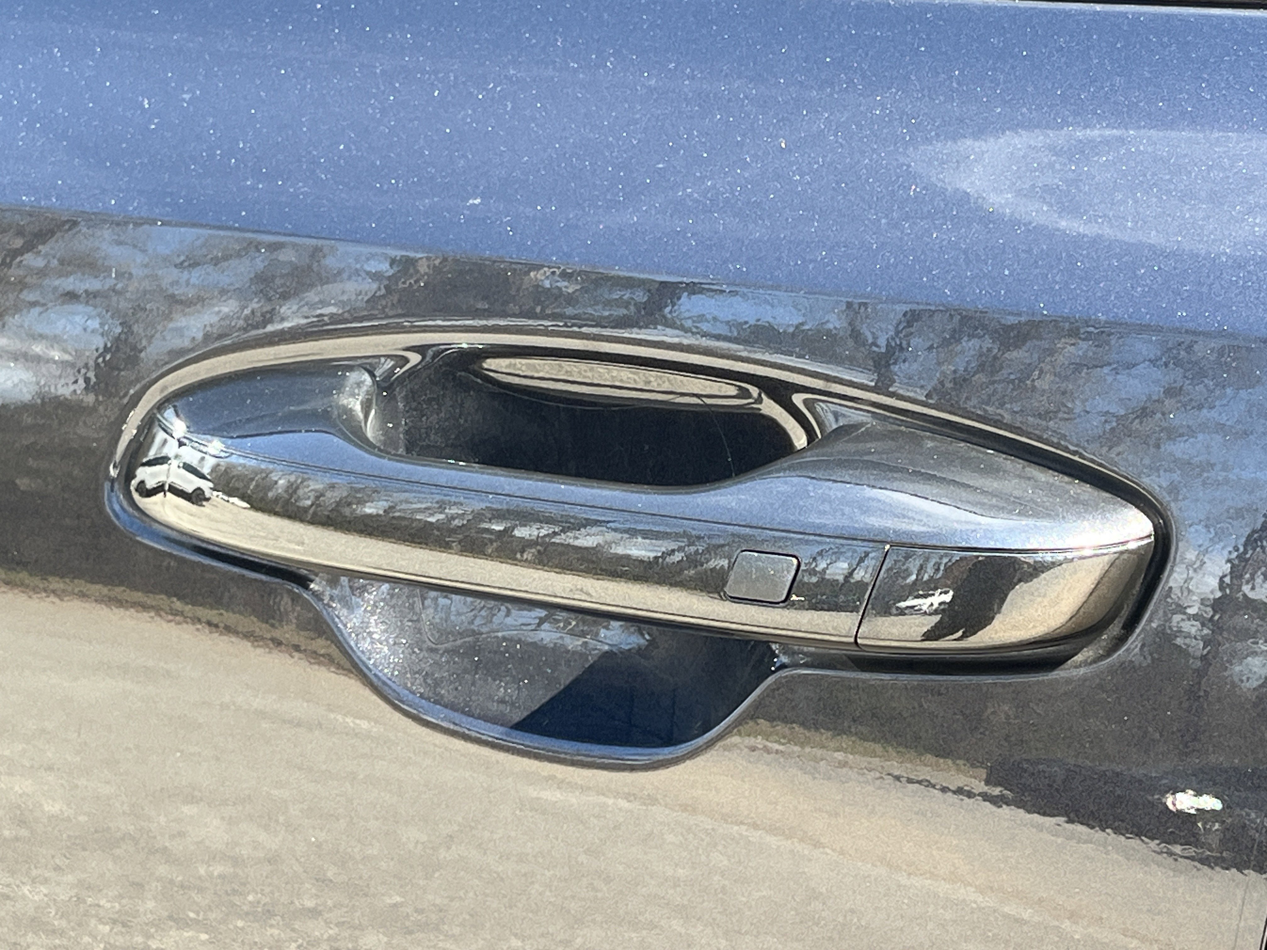 Certified 2025 Kia Sorento LX image 30