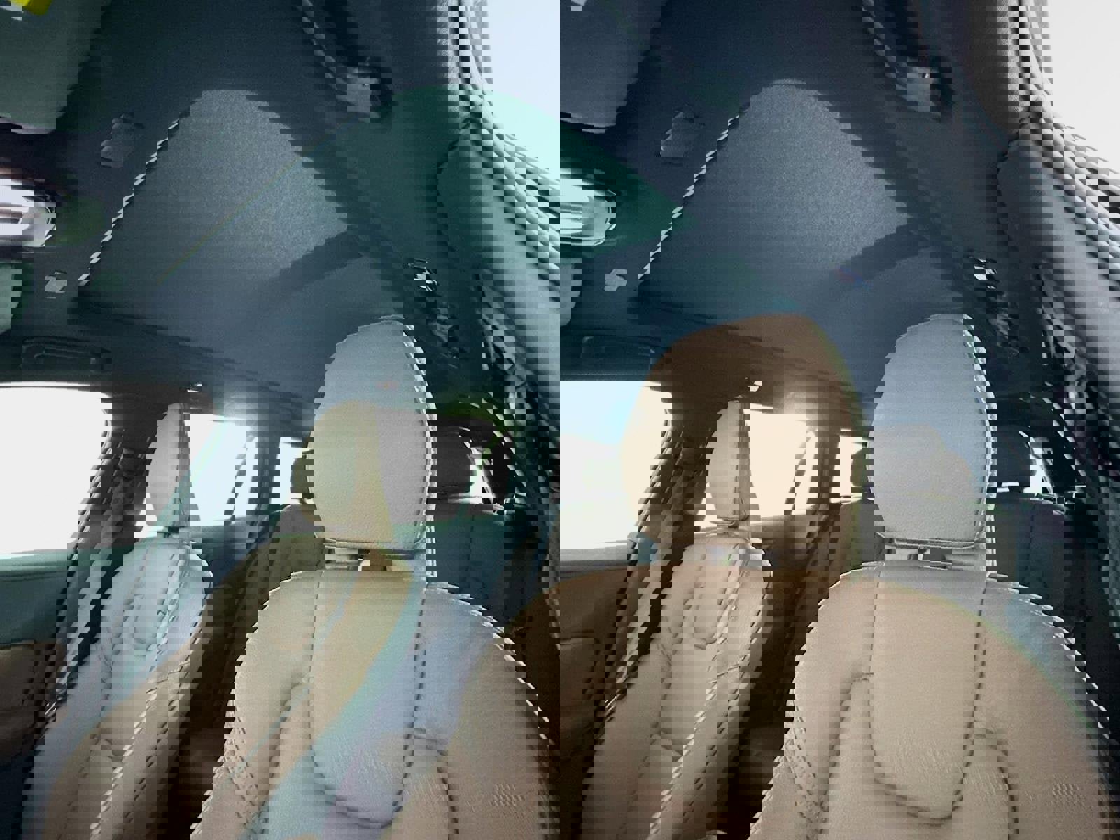 Used 2025 Volvo V60 B5 Cross Country Plus image 15