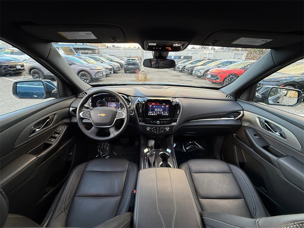 Used 2023 Chevrolet Traverse LT image 20