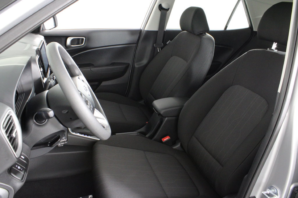 Certified 2026 Hyundai Venue SE FWD image 20