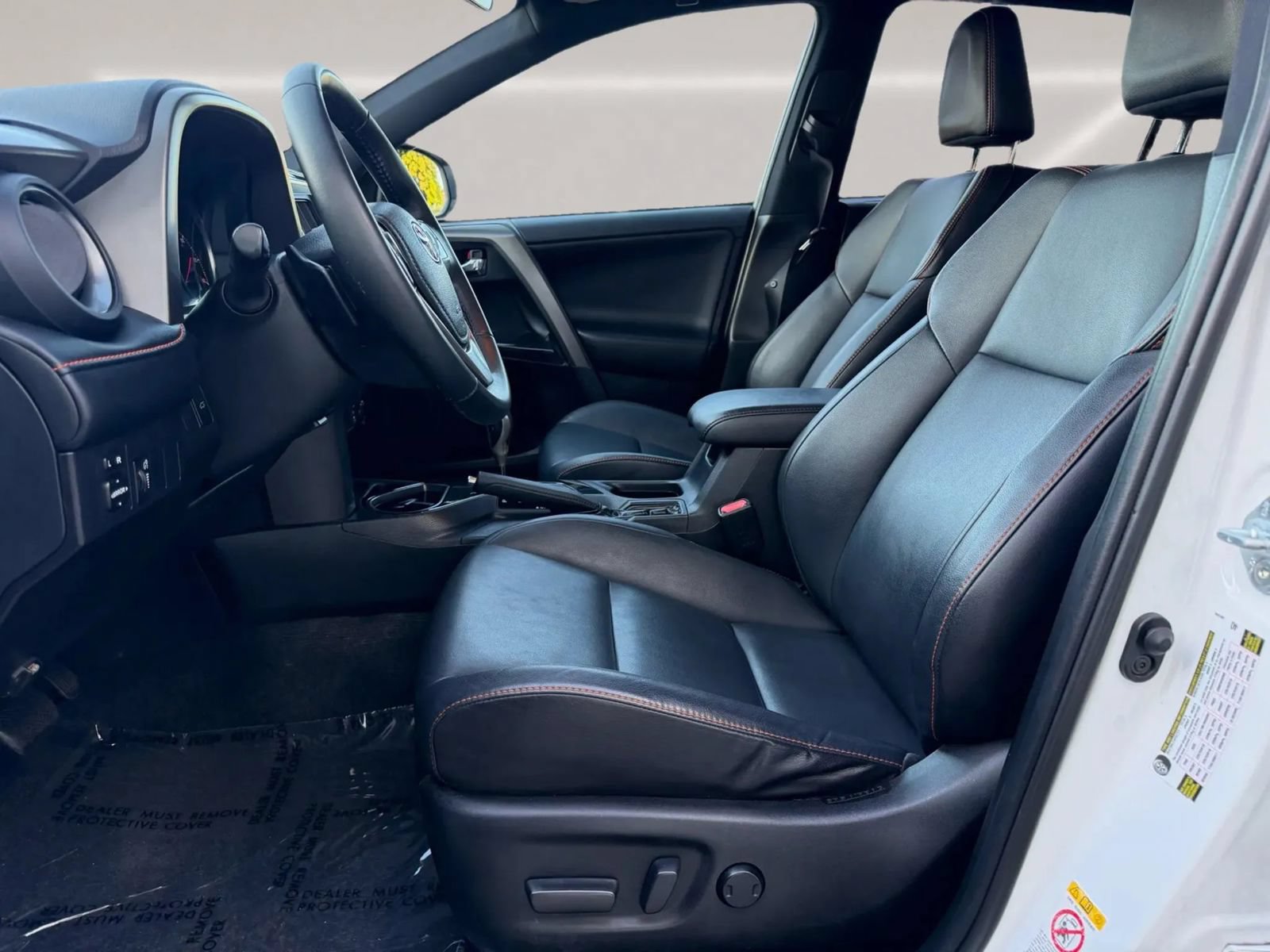 Used 2016 Toyota RAV4 SE FWD image 12