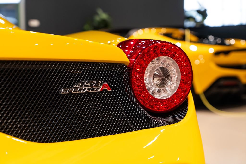 Used 2015 Ferrari 458 Speciale A image 12