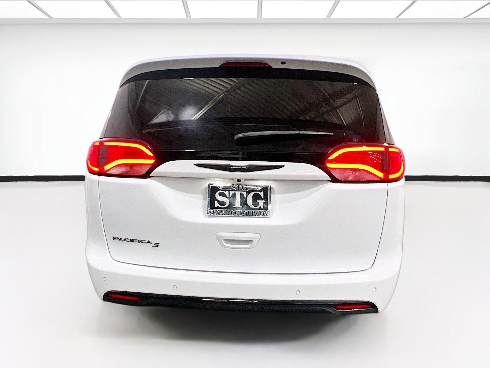 Used 2020 Chrysler Pacifica Touring w/ S Appearance Package image 5