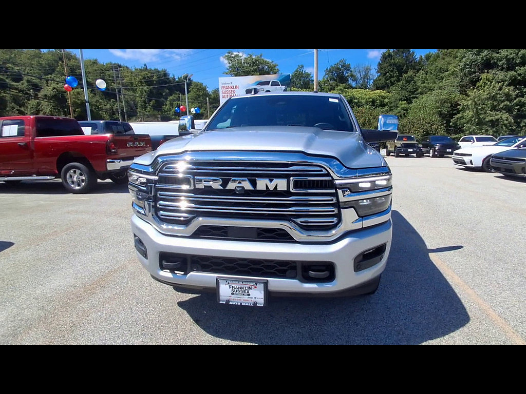 Used 2026 RAM 2500 Laramie AWD/4WD image 3