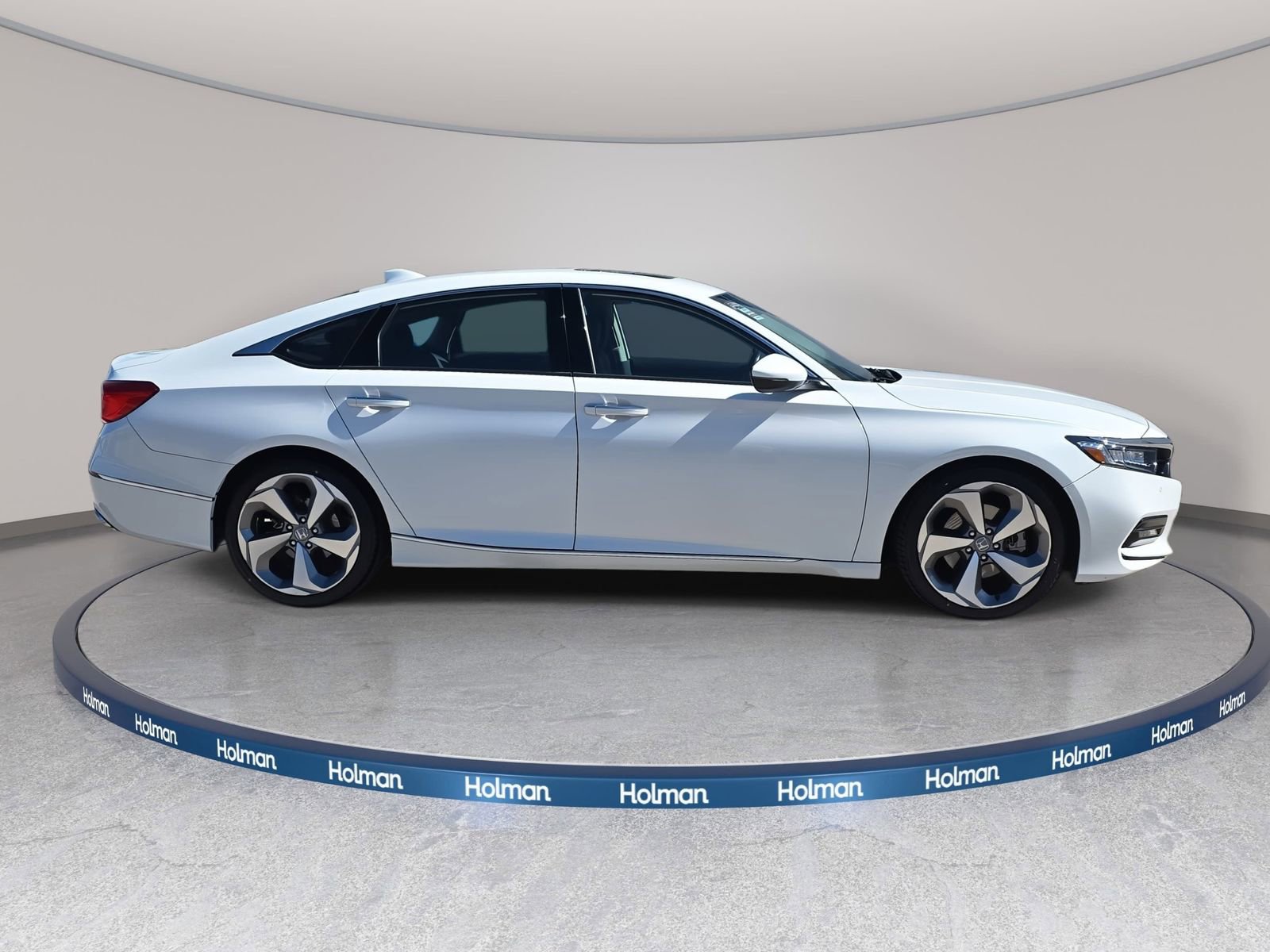 Certified 2018 Honda Accord Touring image 5