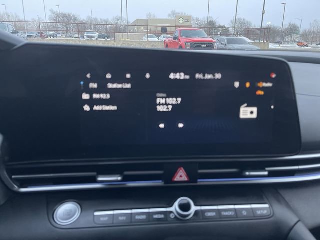 Used 2024 Hyundai Elantra SEL image 19