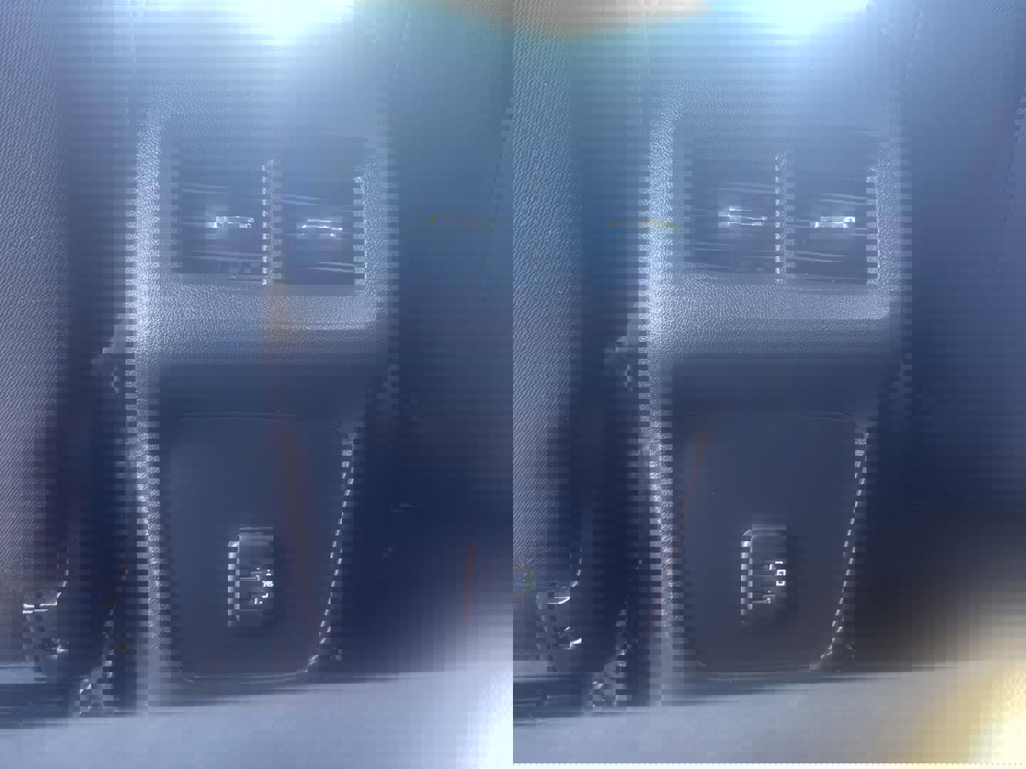 Used 2023 Chevrolet Equinox LT image 15