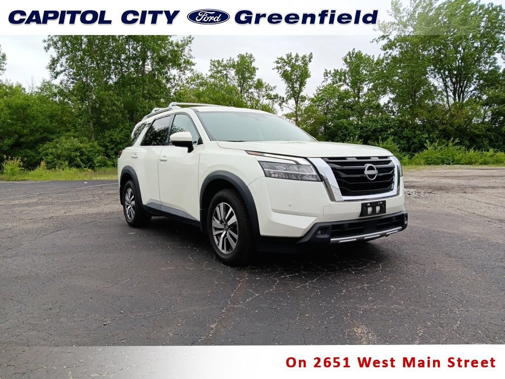 Used 2023 Nissan Pathfinder SL