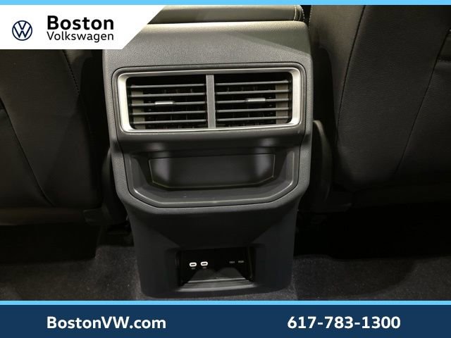 Used 2025 Volkswagen Atlas Cross Sport SE w/ Panoramic Sunroof Package image 26