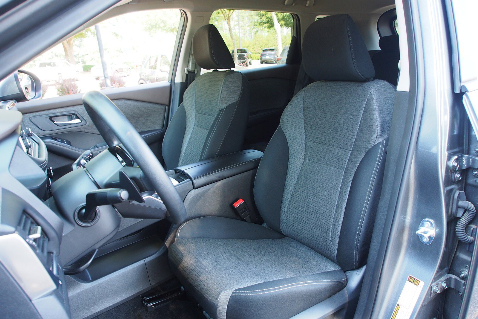 Used 2023 Nissan Rogue SV FWD image 16