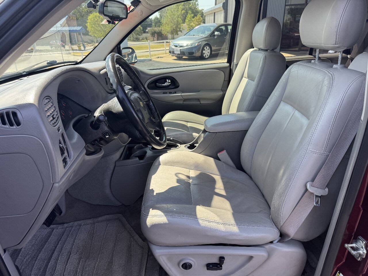 Used 2005 Chevrolet TrailBlazer LT w/ Luxury Package RWD image 16