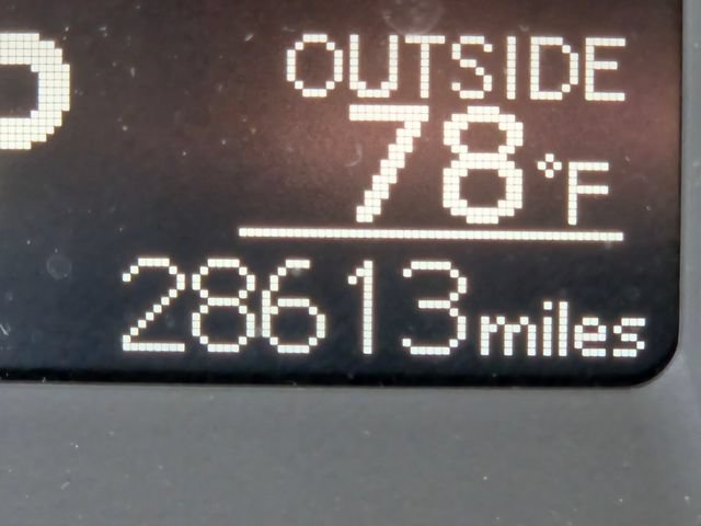 Used 2017 Toyota Corolla LE w/ Carpet Mat Package (TMS) FWD image 33