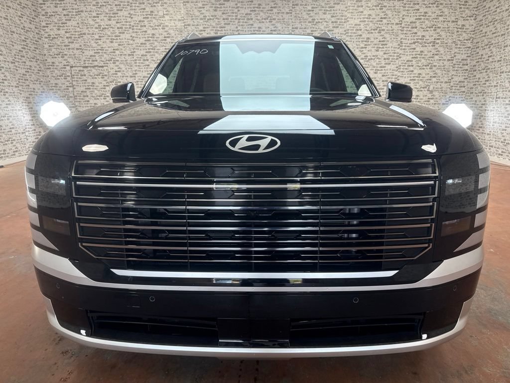 New 2027 Hyundai Palisade Calligraphy FWD image 2