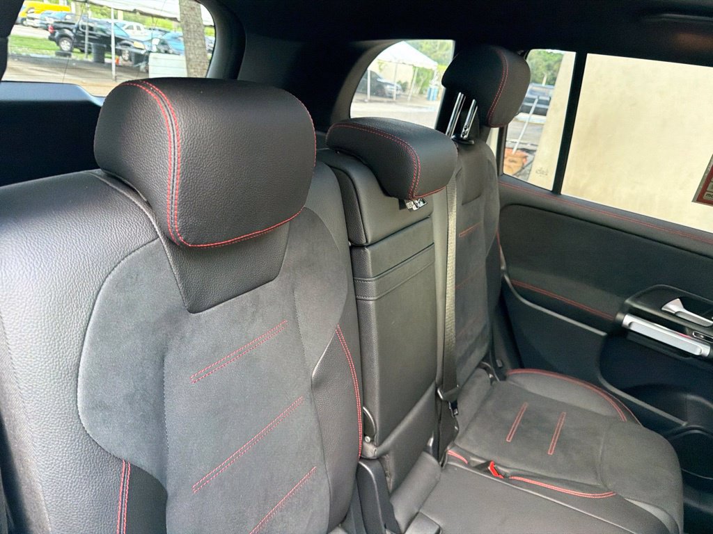 Used 2022 Mercedes-Benz GLB 250 4MATIC image 34