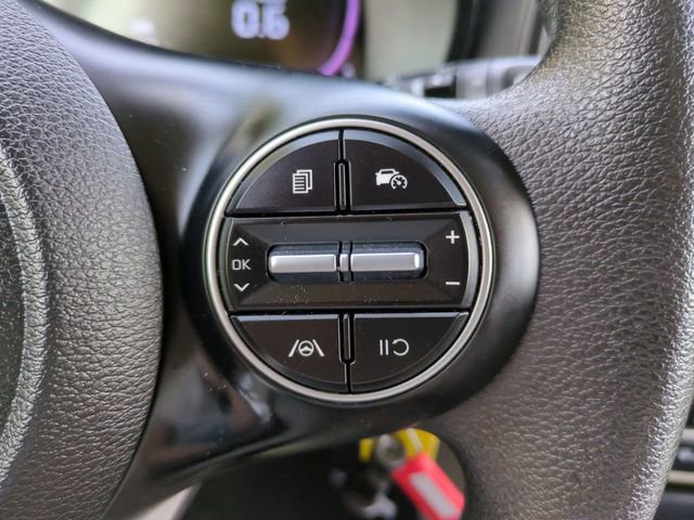 Used 2025 Kia Soul LX w/ LX Technology Package FWD image 24