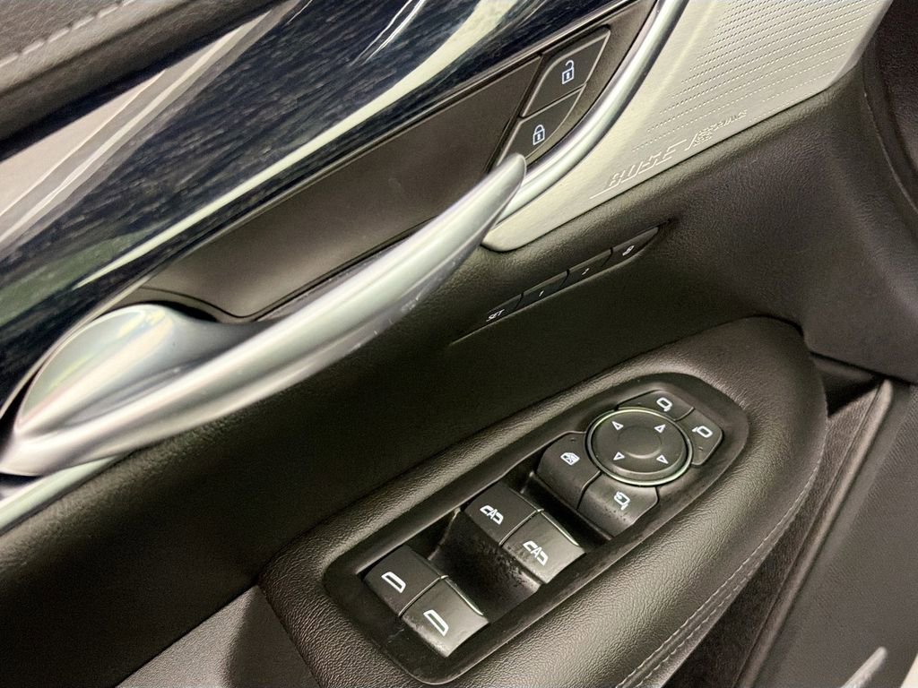 Used 2023 Cadillac XT5 Premium Luxury AWD/4WD image 18