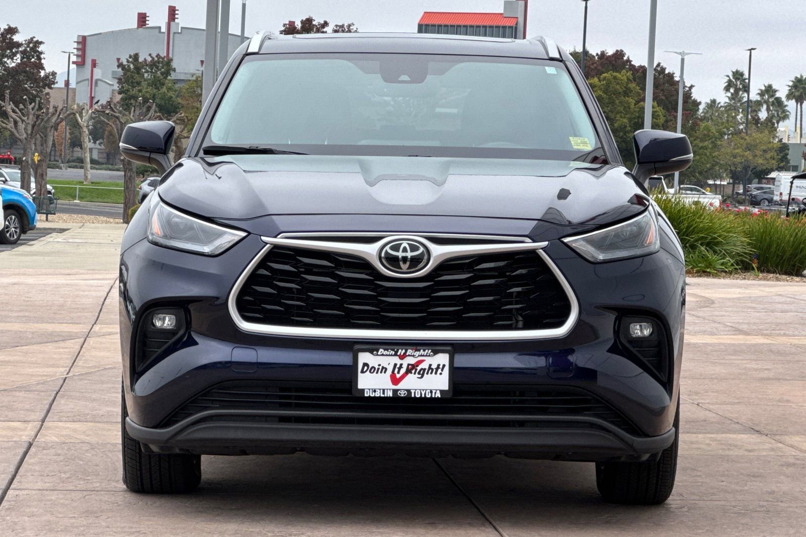 Used 2023 Toyota Highlander XLE image 11