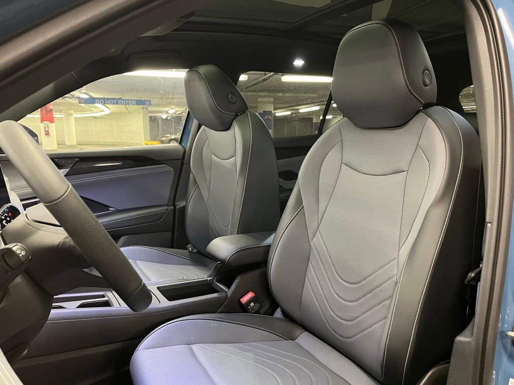 New 2026 Volkswagen Tiguan SE R-Line AWD/4WD image 23