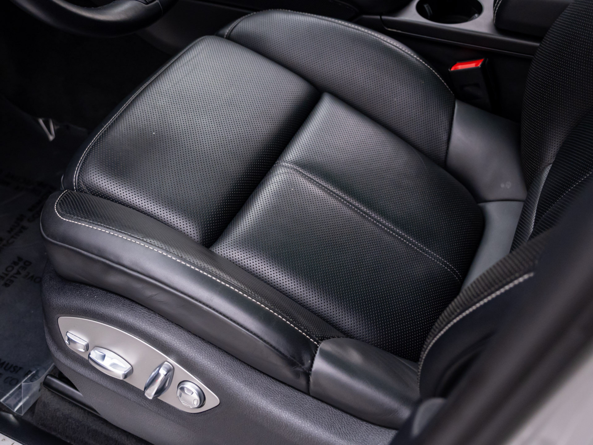Certified 2023 Porsche Macan S AWD/4WD image 16