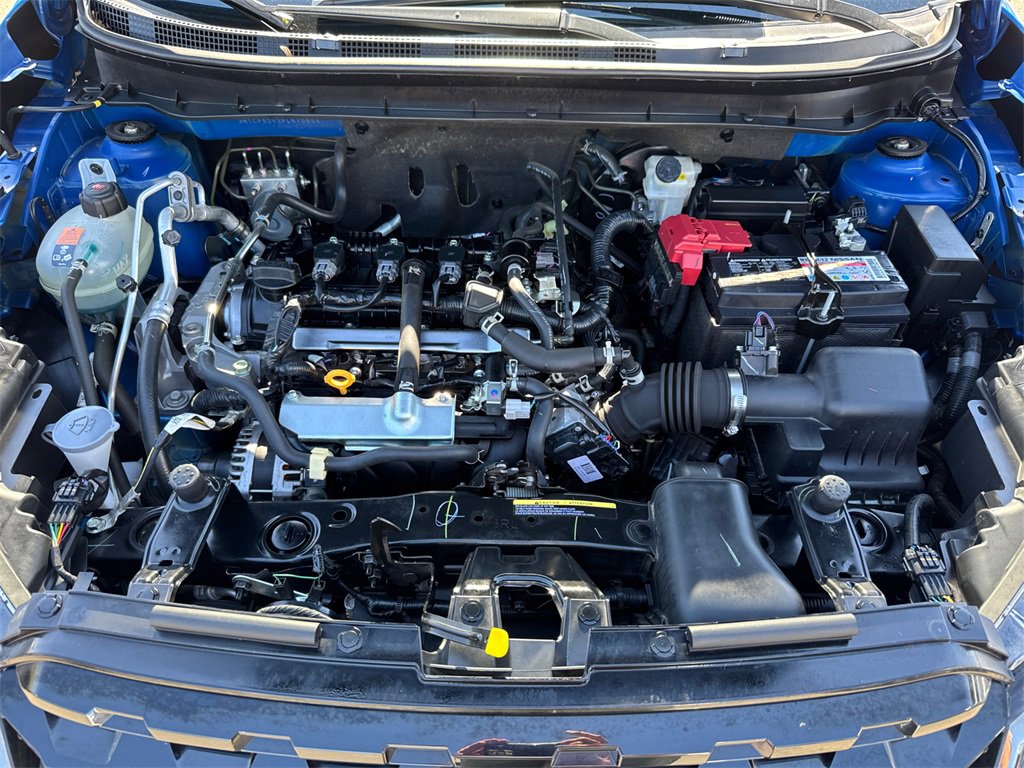 Used 2023 Nissan Kicks SR image 8